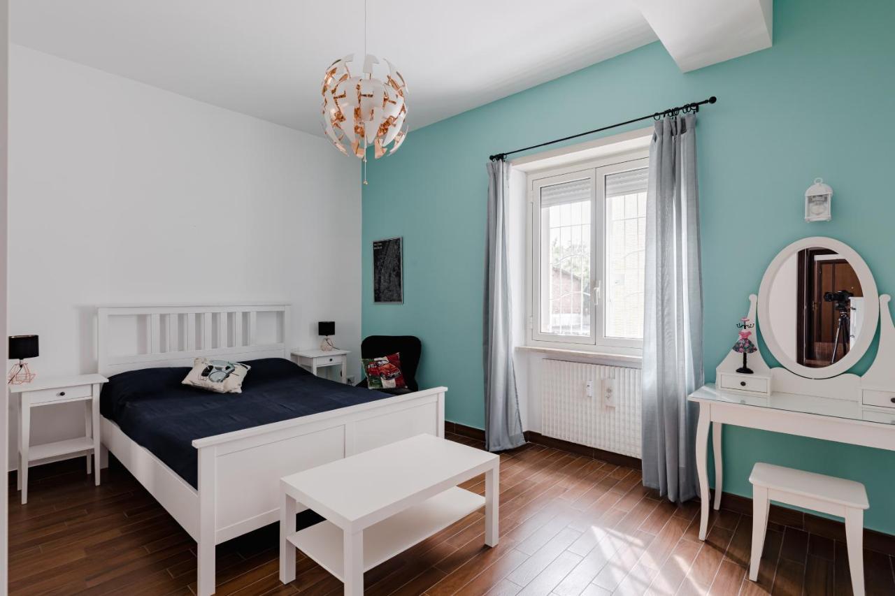 Scarfoglio Apartment, 4 Persone, 2 Camere, Balcone, Wi-fi, Stazione Tiburtina Lejlighed *