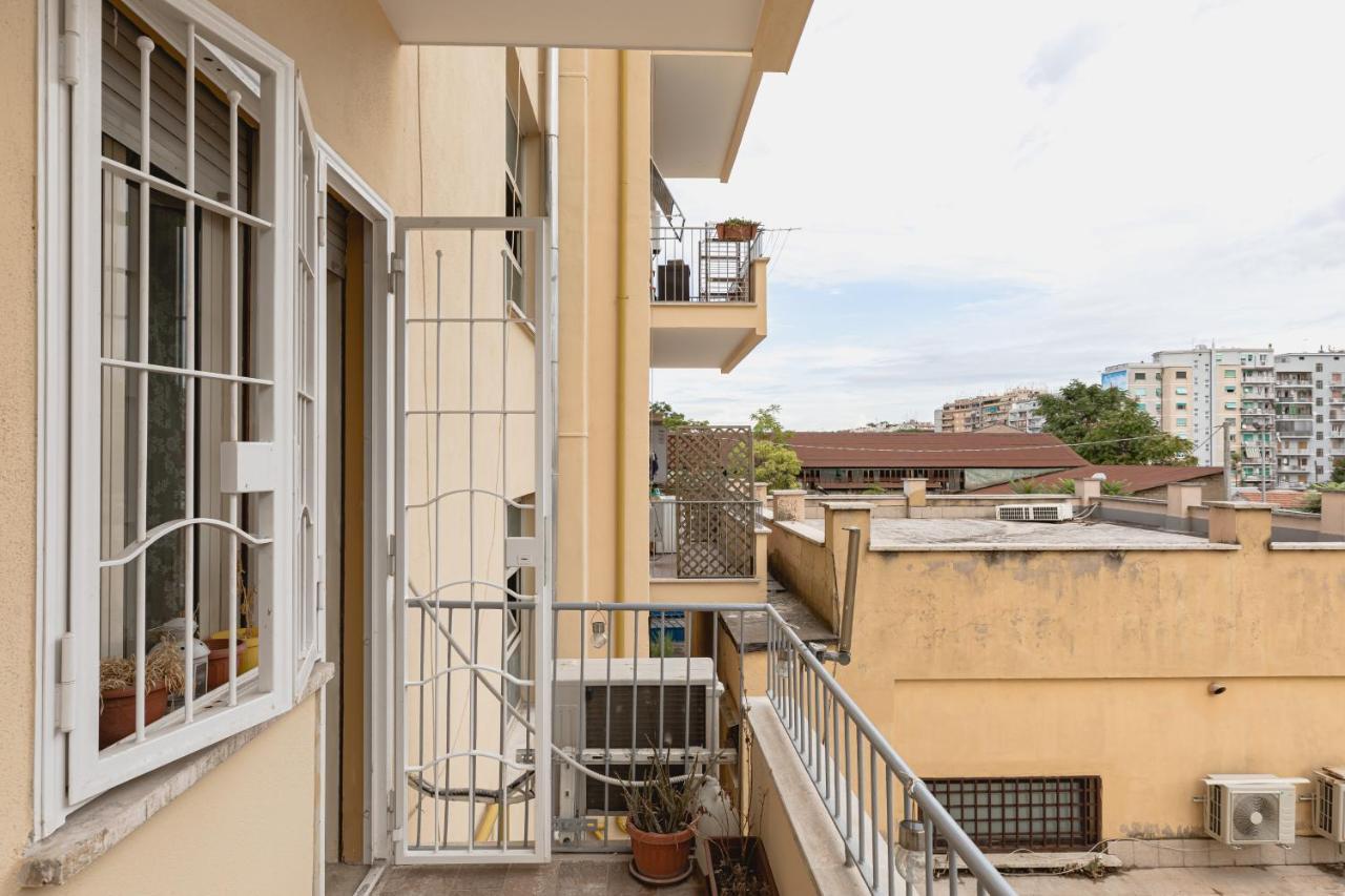 Scarfoglio Apartment, 4 Persone, 2 Camere, Balcone, Wi-fi, Stazione Tiburtina Lejlighed